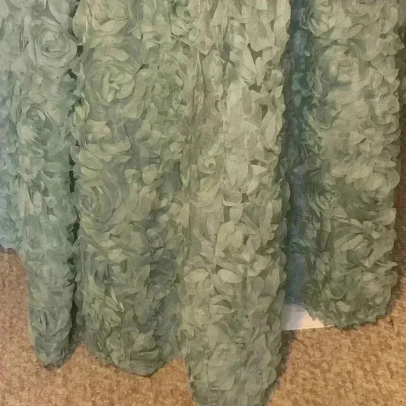 Say Yes To The Prom Juniors 3D Rosettes Skirt Shirred -Top Gown Prom Dress. - Picture 7 of 16